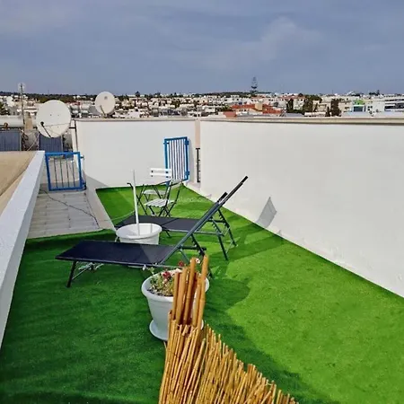 Napa Blue Nissi شقة